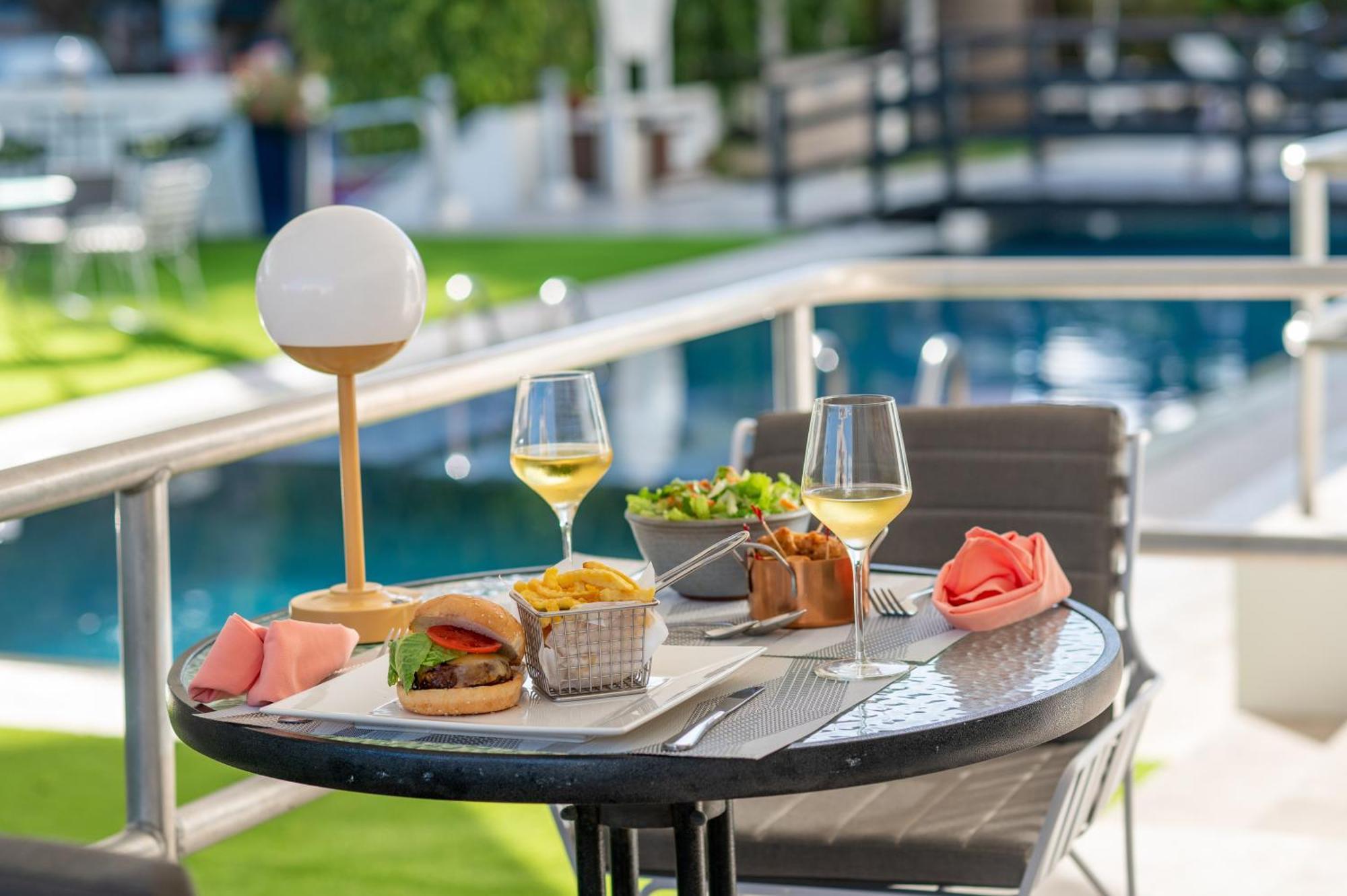 The Rockley By Ocean Hotels - Breakfast Included Bridgetown Bagian luar foto