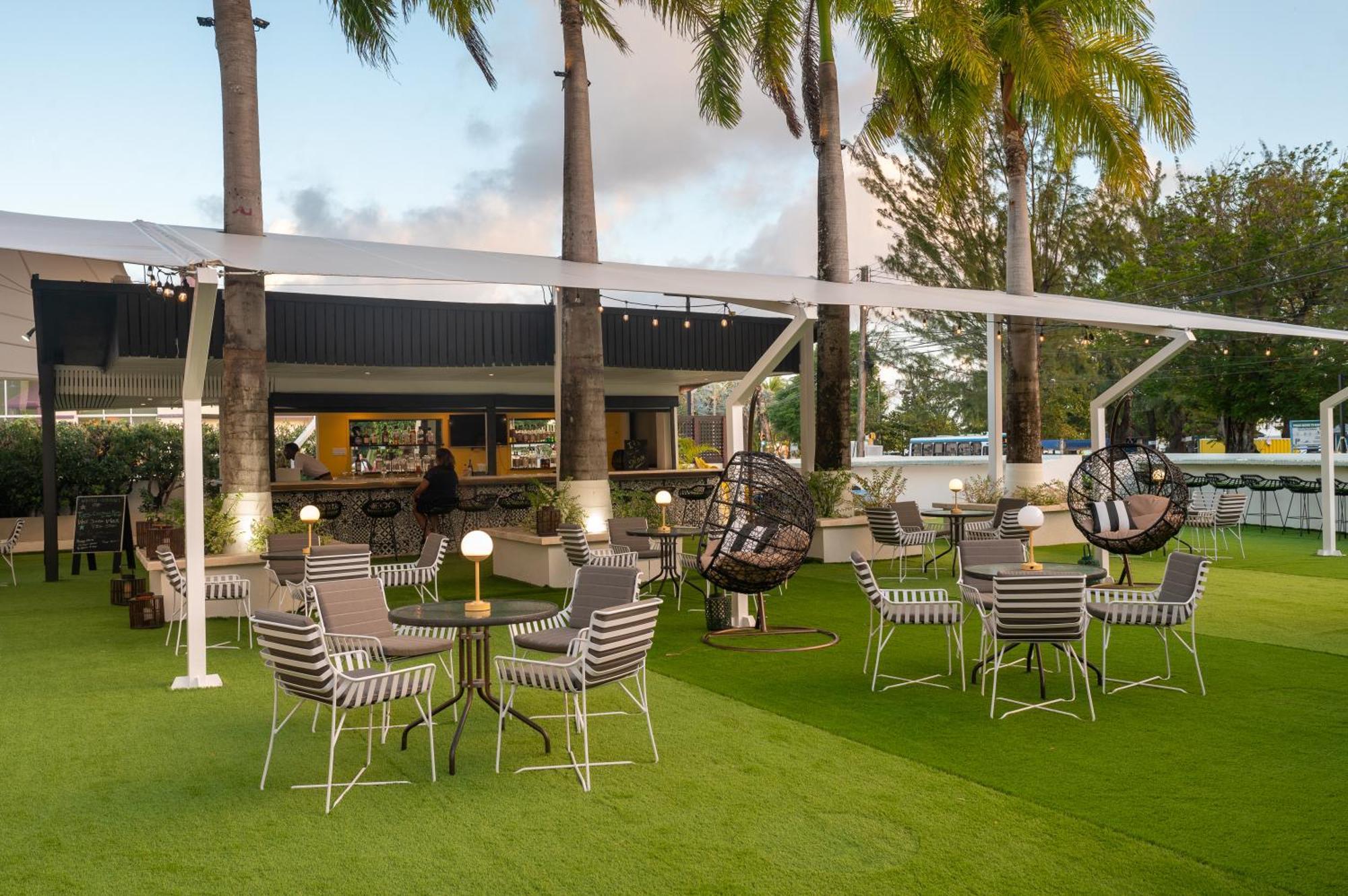 The Rockley By Ocean Hotels - Breakfast Included Bridgetown Bagian luar foto